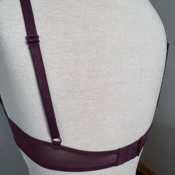 Marilyn Monroe Intimates Underwire Lace Bra - 34C - Picture 9 of 12